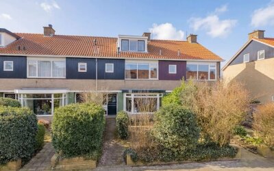 Roos en Beeklaan 18
