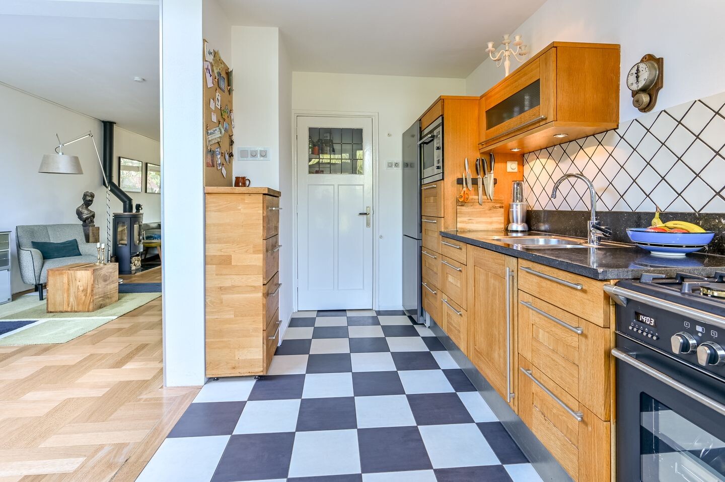 Twee-onder-één-kap te koop: Surinamestraat 1, Santpoort-Noord
