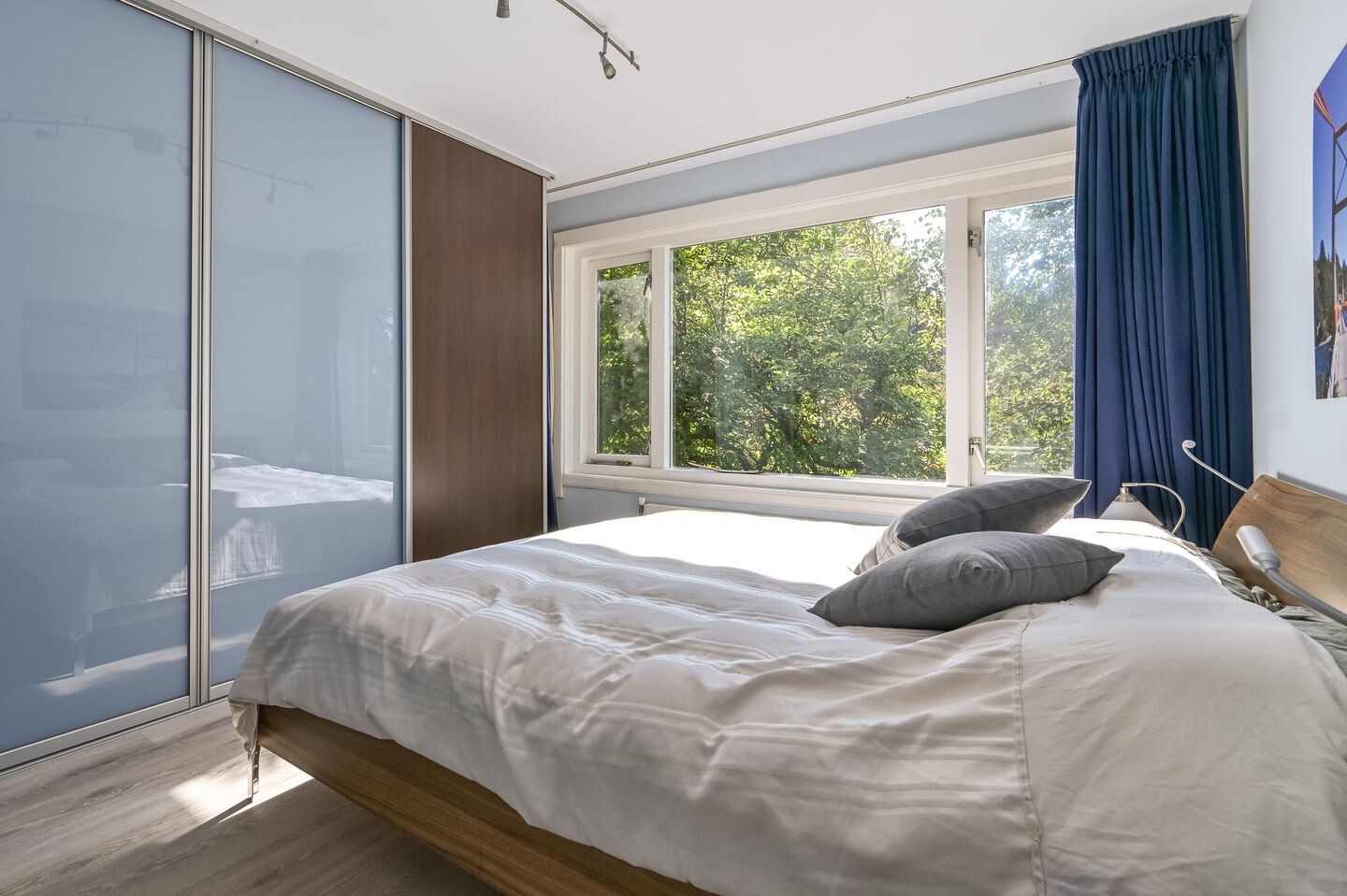 Twee-onder-één-kap te koop: Surinamestraat 1, Santpoort-Noord