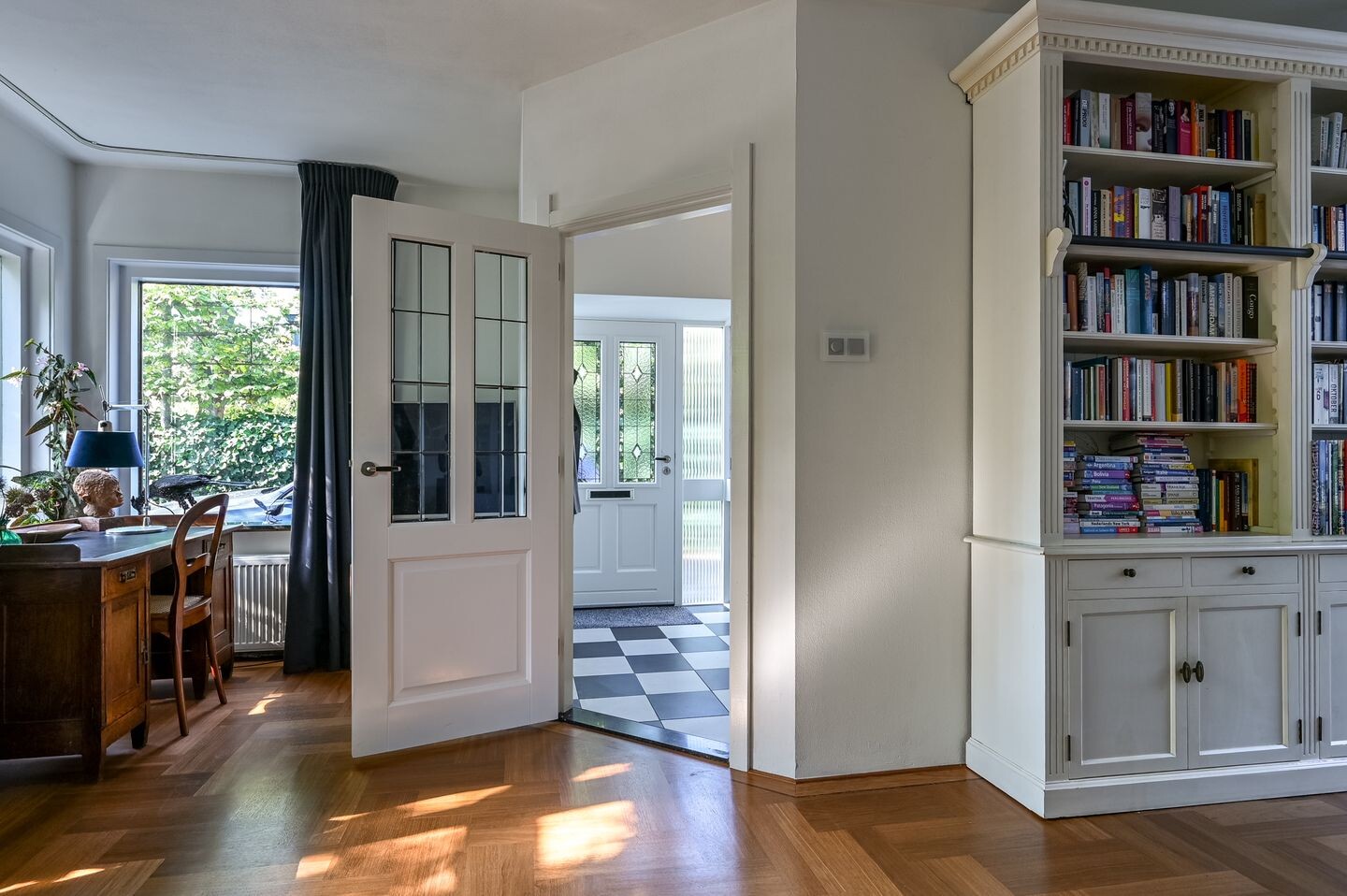 Twee-onder-één-kap te koop: Surinamestraat 1, Santpoort-Noord