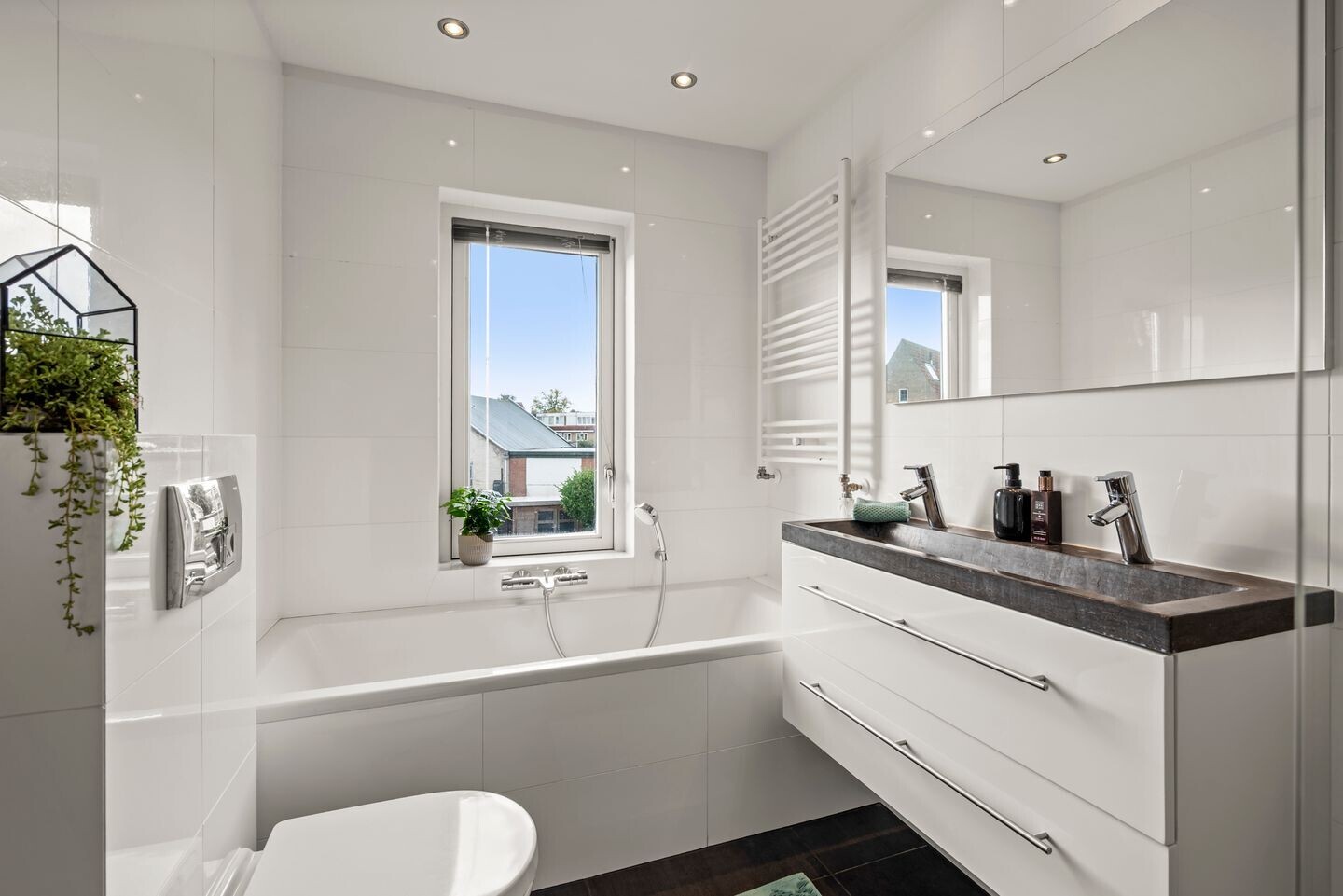 Tussenwoning te koop: Rusburglaan 8, Santpoort-Zuid