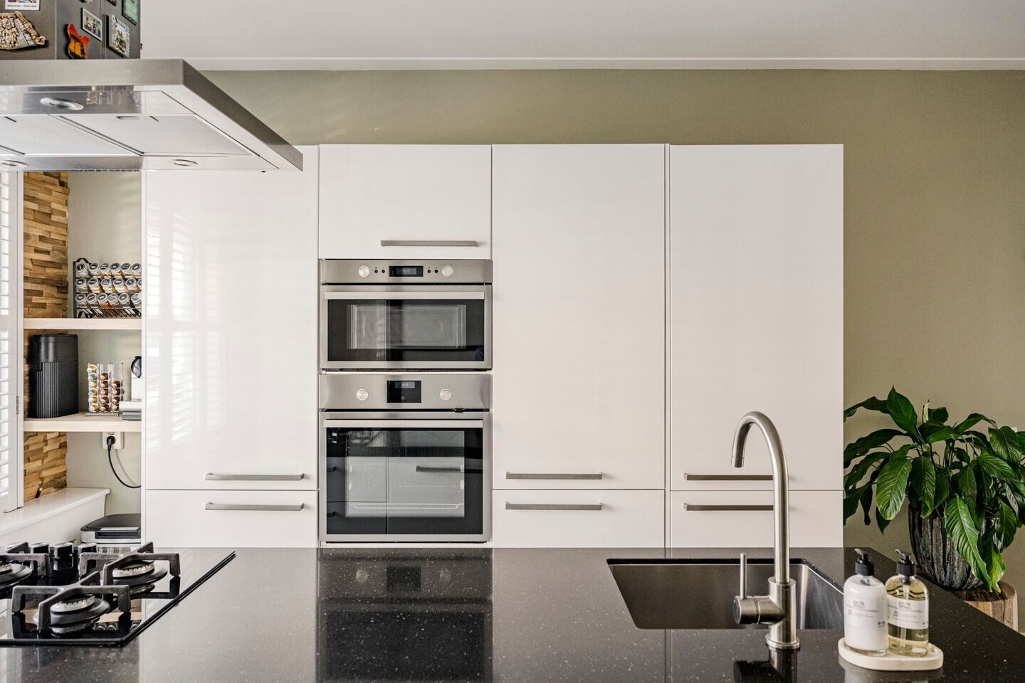 Tussenwoning te koop: Sumatrastraat 11, Heemstede