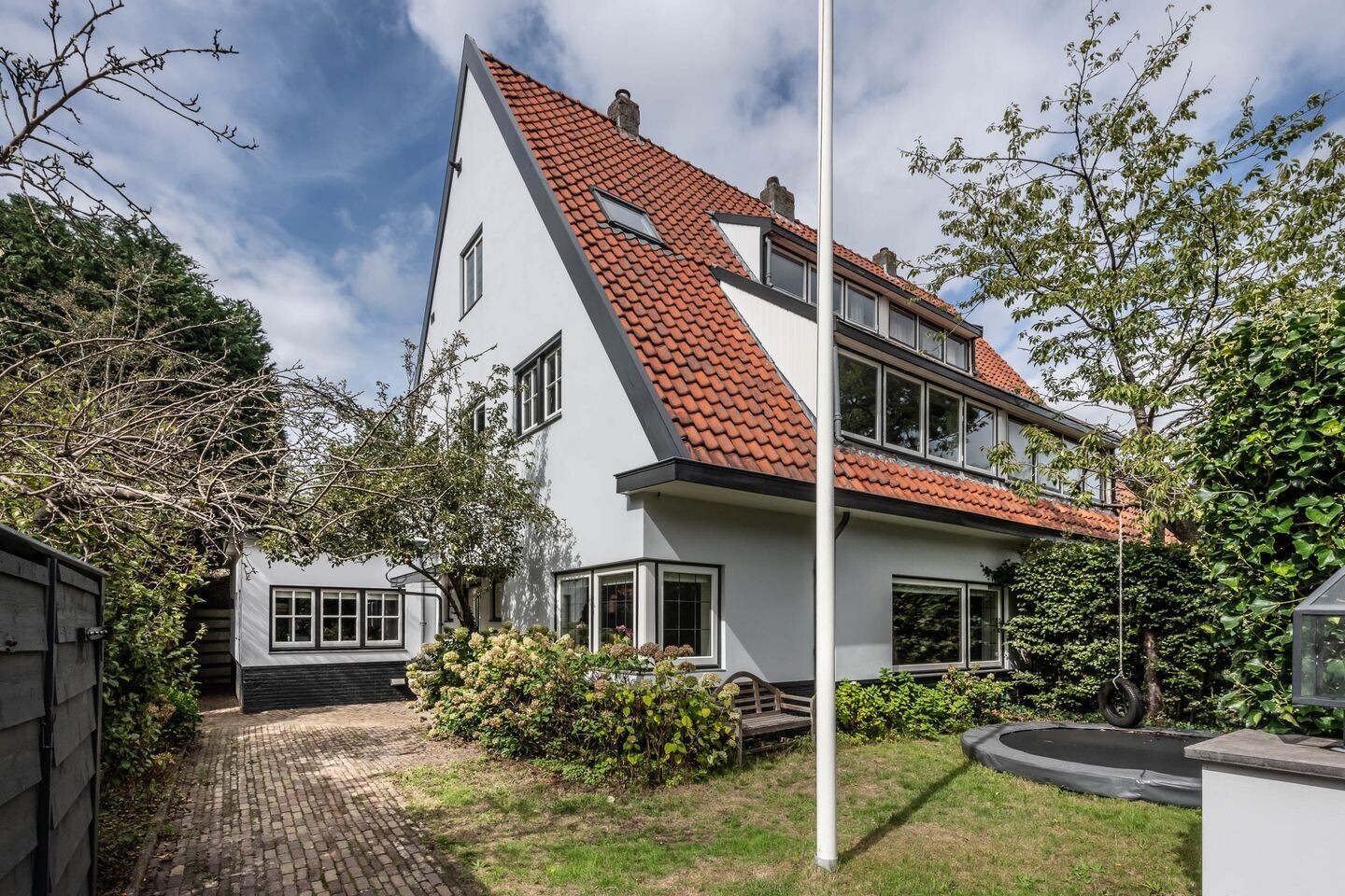 Twee-onder-één-kap te koop: Teunisbloemlaan 4, Bentveld