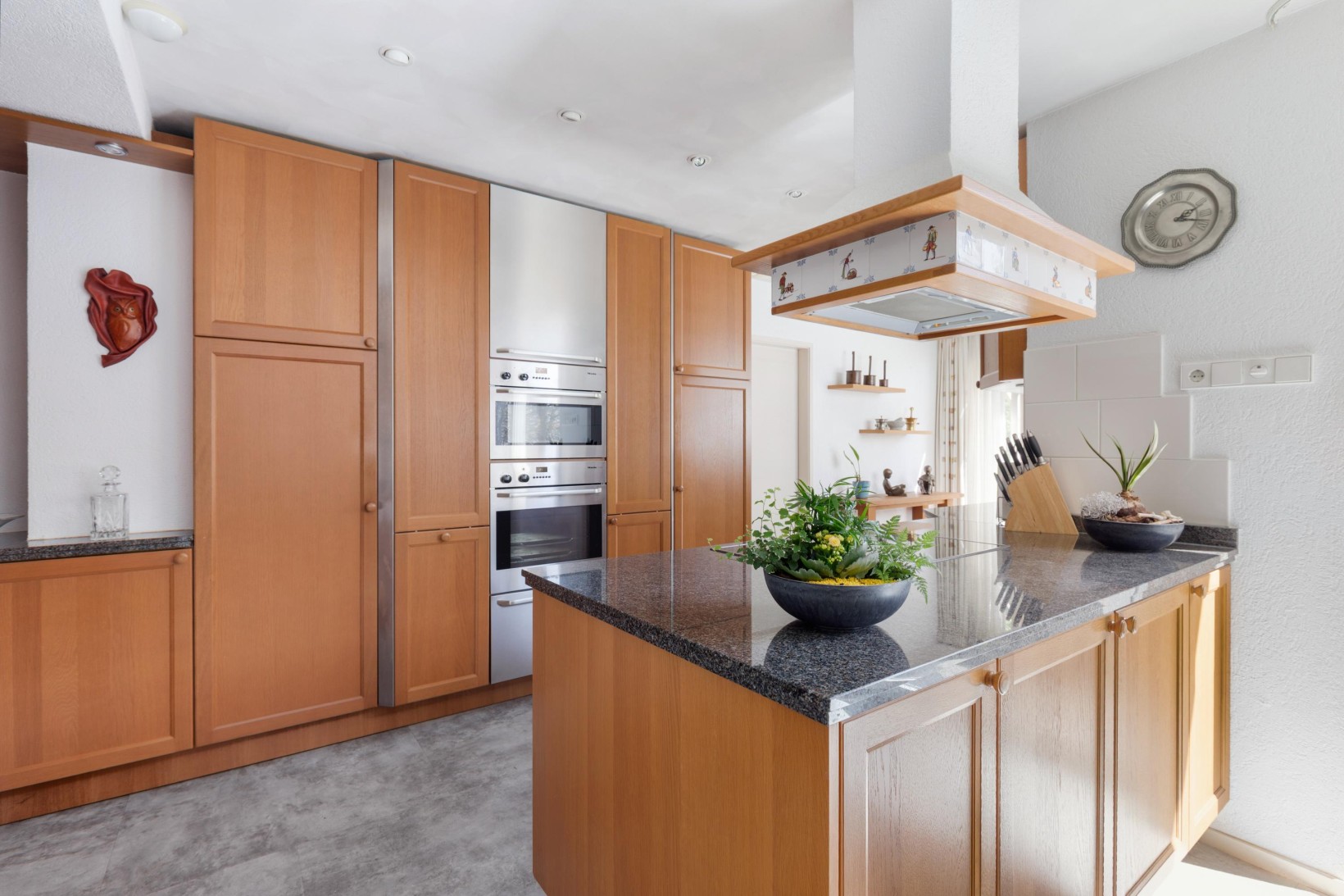 Hoekwoning te koop: de Ruyterlaan 24, Bennebroek