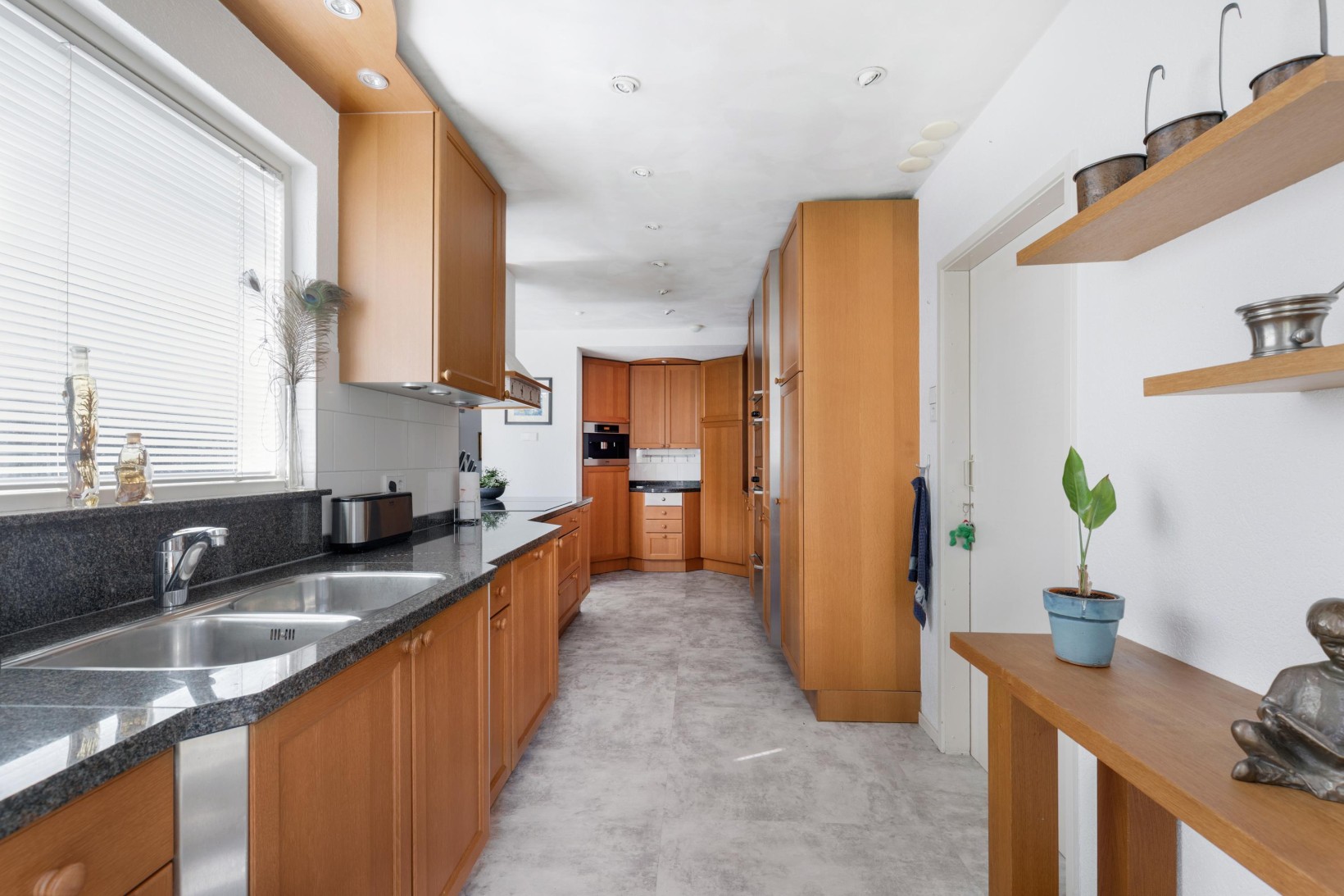 Hoekwoning te koop: de Ruyterlaan 24, Bennebroek