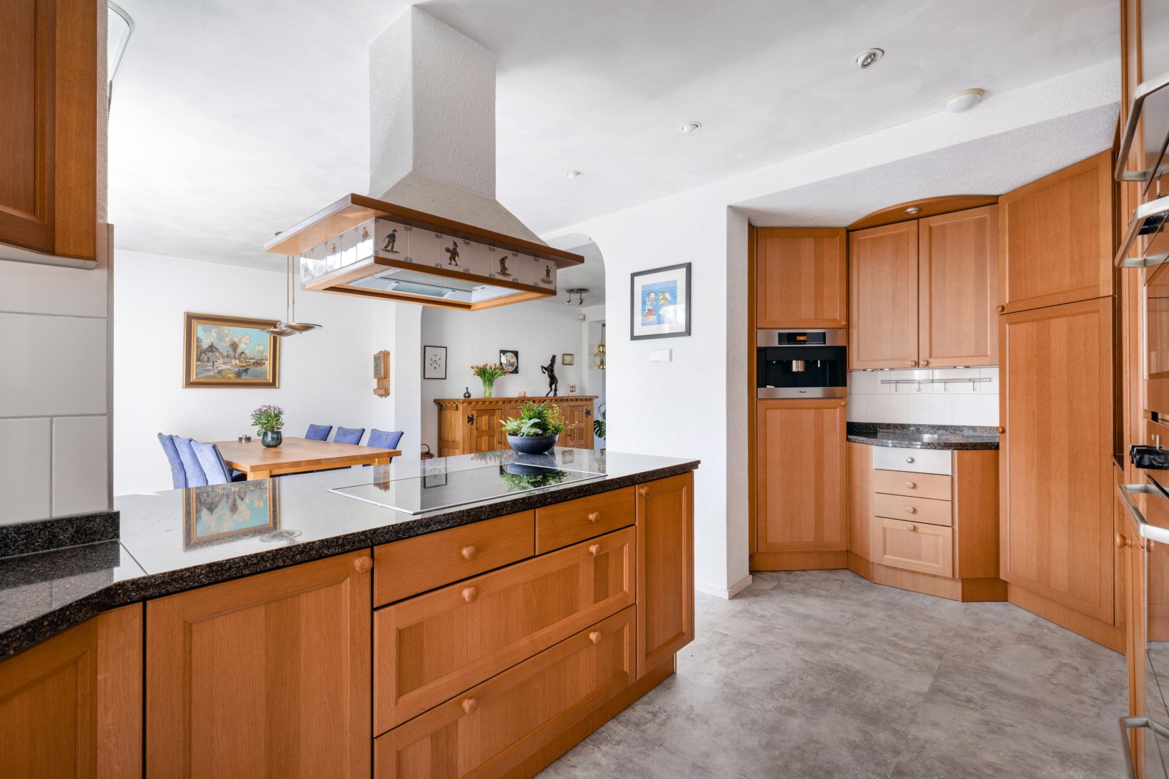 Hoekwoning te koop: de Ruyterlaan 24, Bennebroek