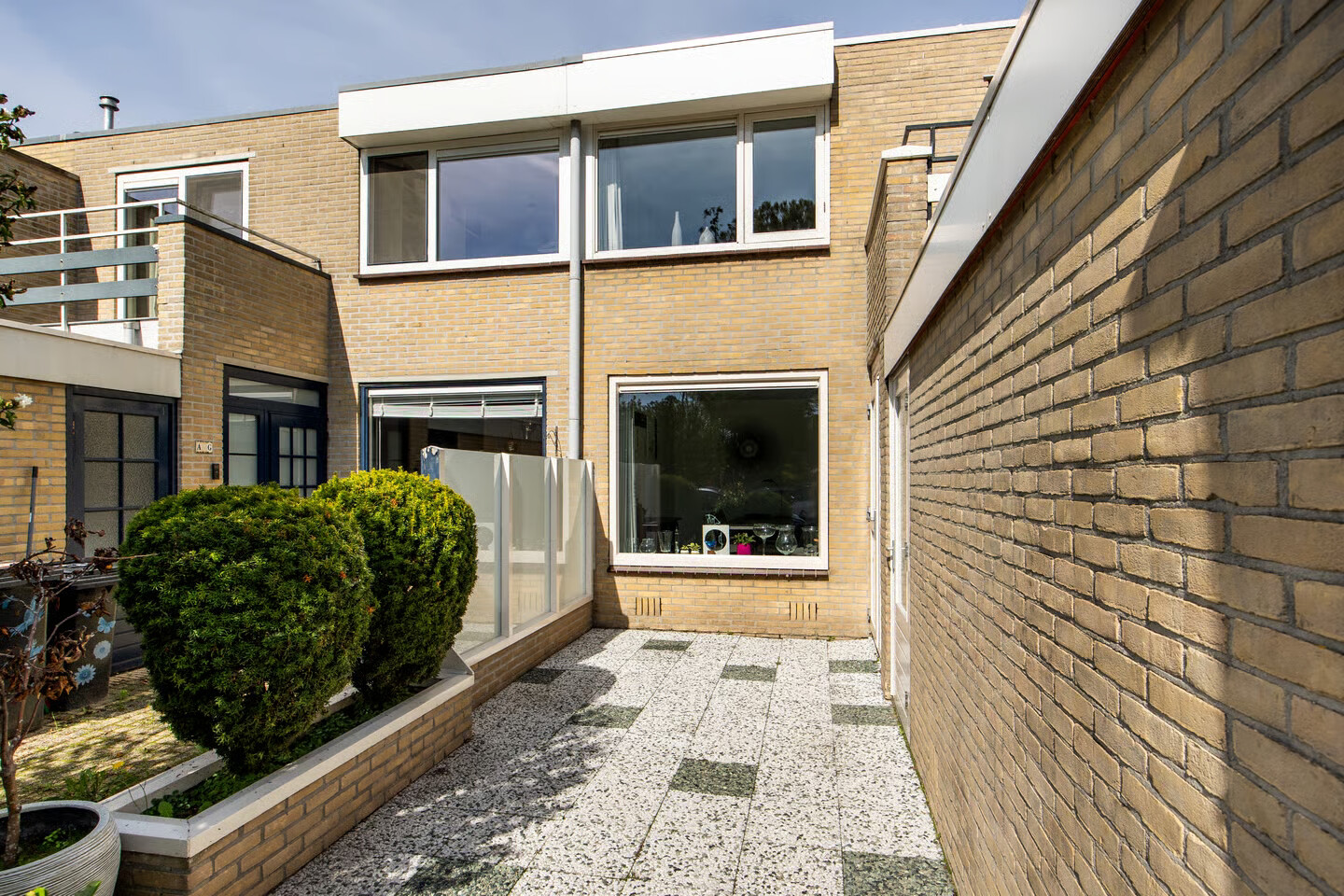 Tussenwoning te koop: Van den Berghlaan 415, Hoofddorp
