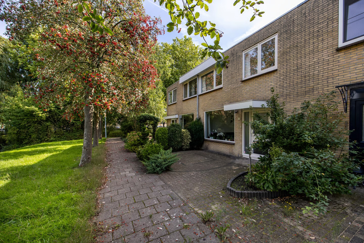 Tussenwoning te koop: Van den Berghlaan 415, Hoofddorp