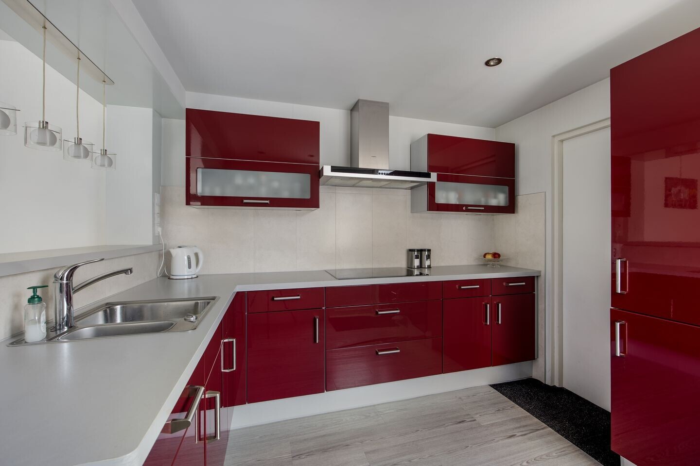 Tussenwoning te koop: Van den Berghlaan 415, Hoofddorp
