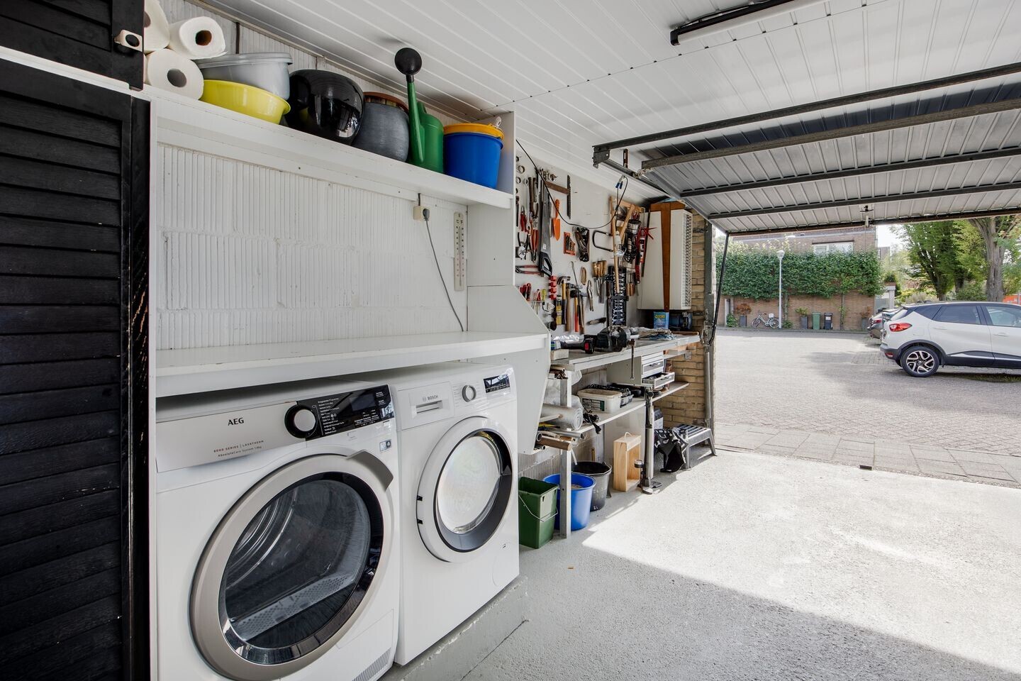 Tussenwoning te koop: Van den Berghlaan 415, Hoofddorp