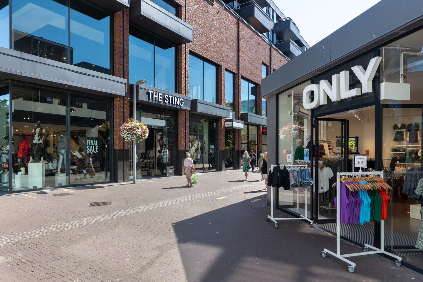 Tussenwoning te koop: Van den Berghlaan 415, Hoofddorp