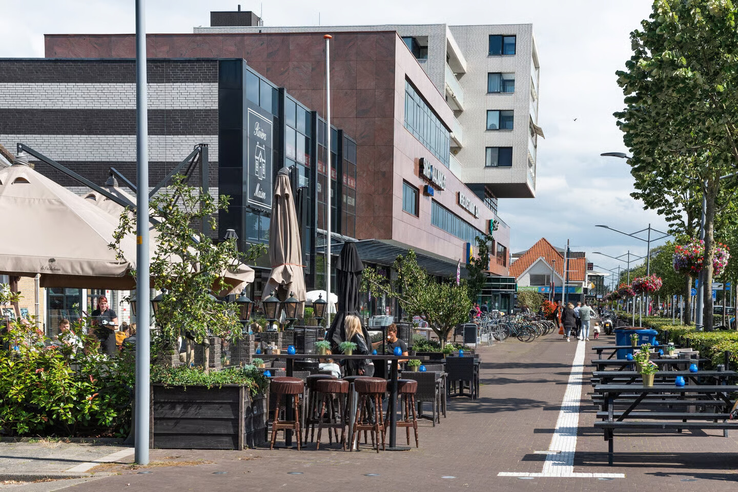 Tussenwoning te koop: Van den Berghlaan 415, Hoofddorp