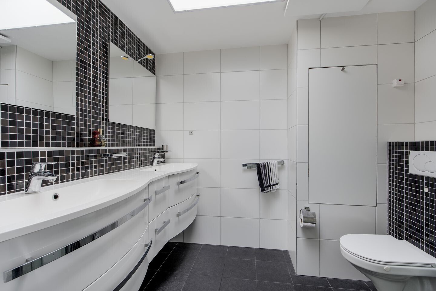 Tussenwoning te koop: Van den Berghlaan 415, Hoofddorp