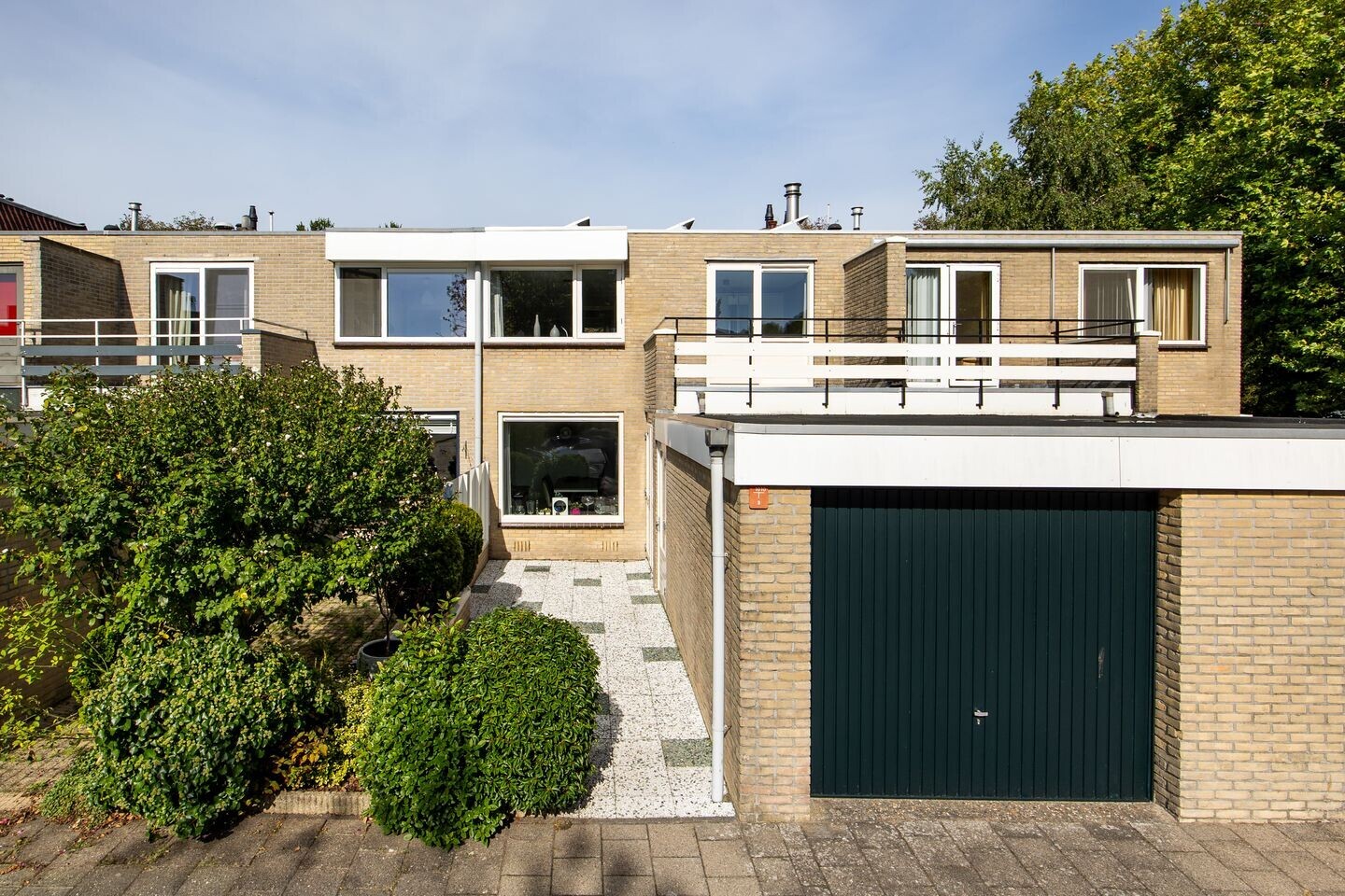 Tussenwoning te koop: Van den Berghlaan 415, Hoofddorp