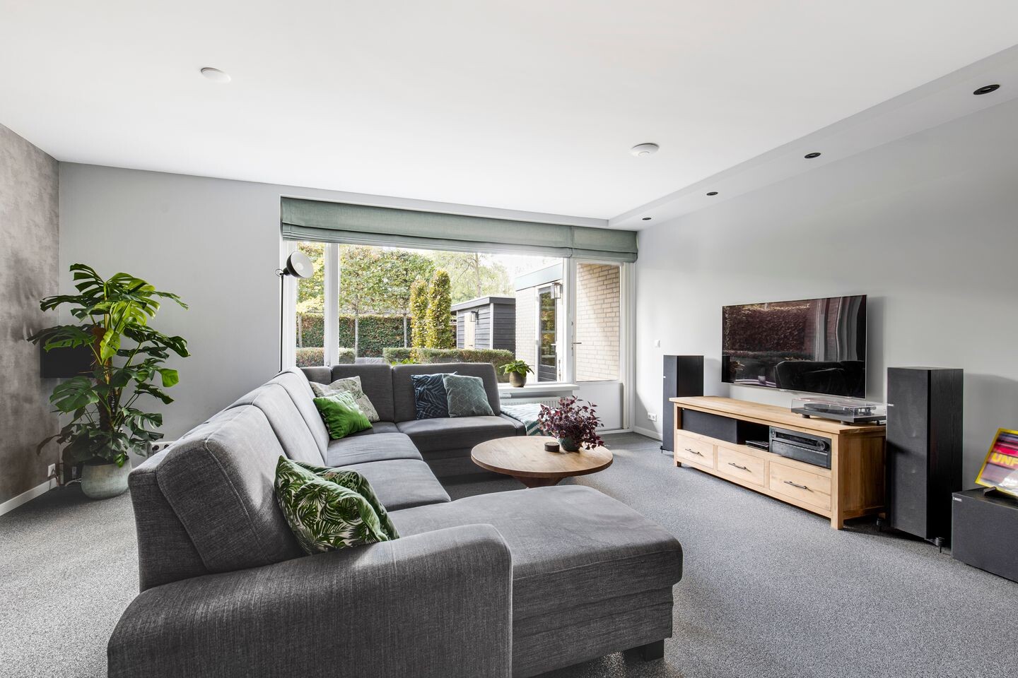 Appartement te koop: Van den Berghlaan 471, Hoofddorp