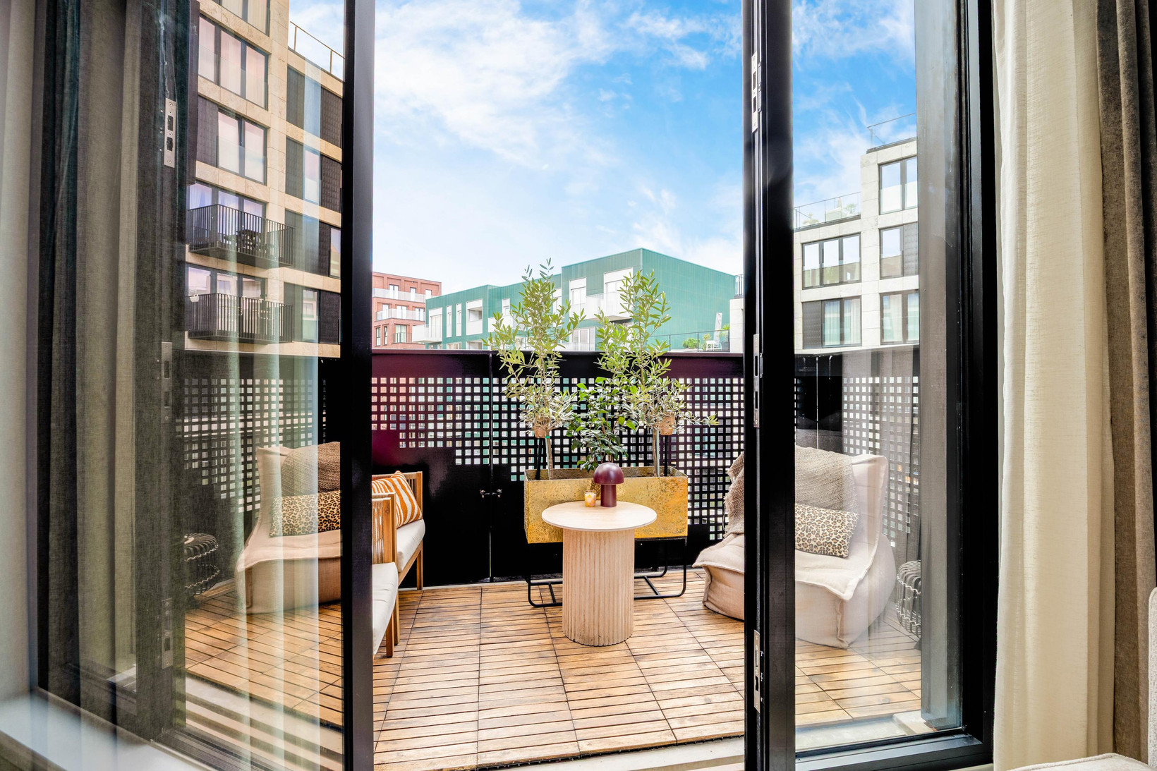 Appartement te koop: Mies van der Rohestraat 175, Hoofddorp
