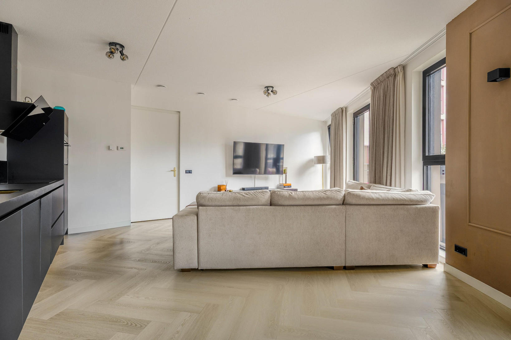 Appartement te koop: Mies van der Rohestraat 175, Hoofddorp