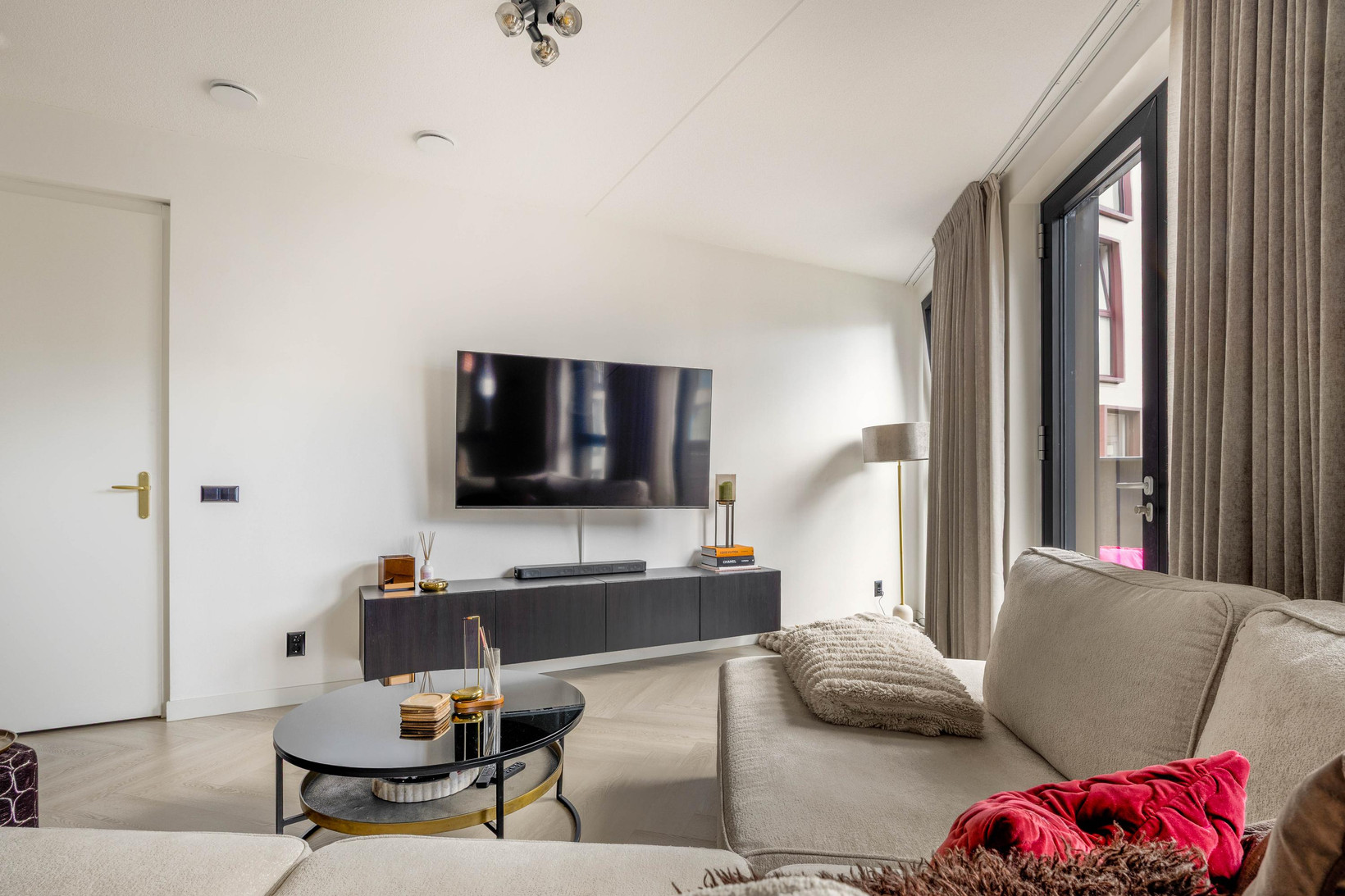 Appartement te koop: Mies van der Rohestraat 175, Hoofddorp