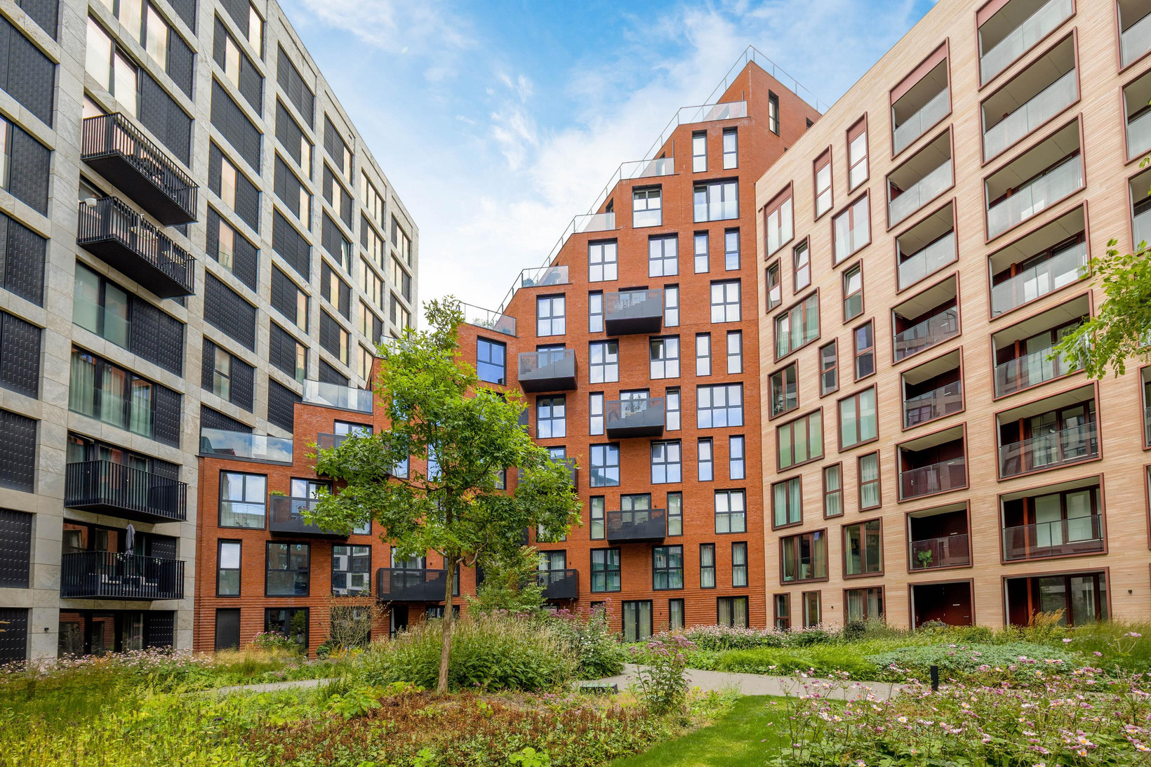 Appartement te koop: Mies van der Rohestraat 175, Hoofddorp