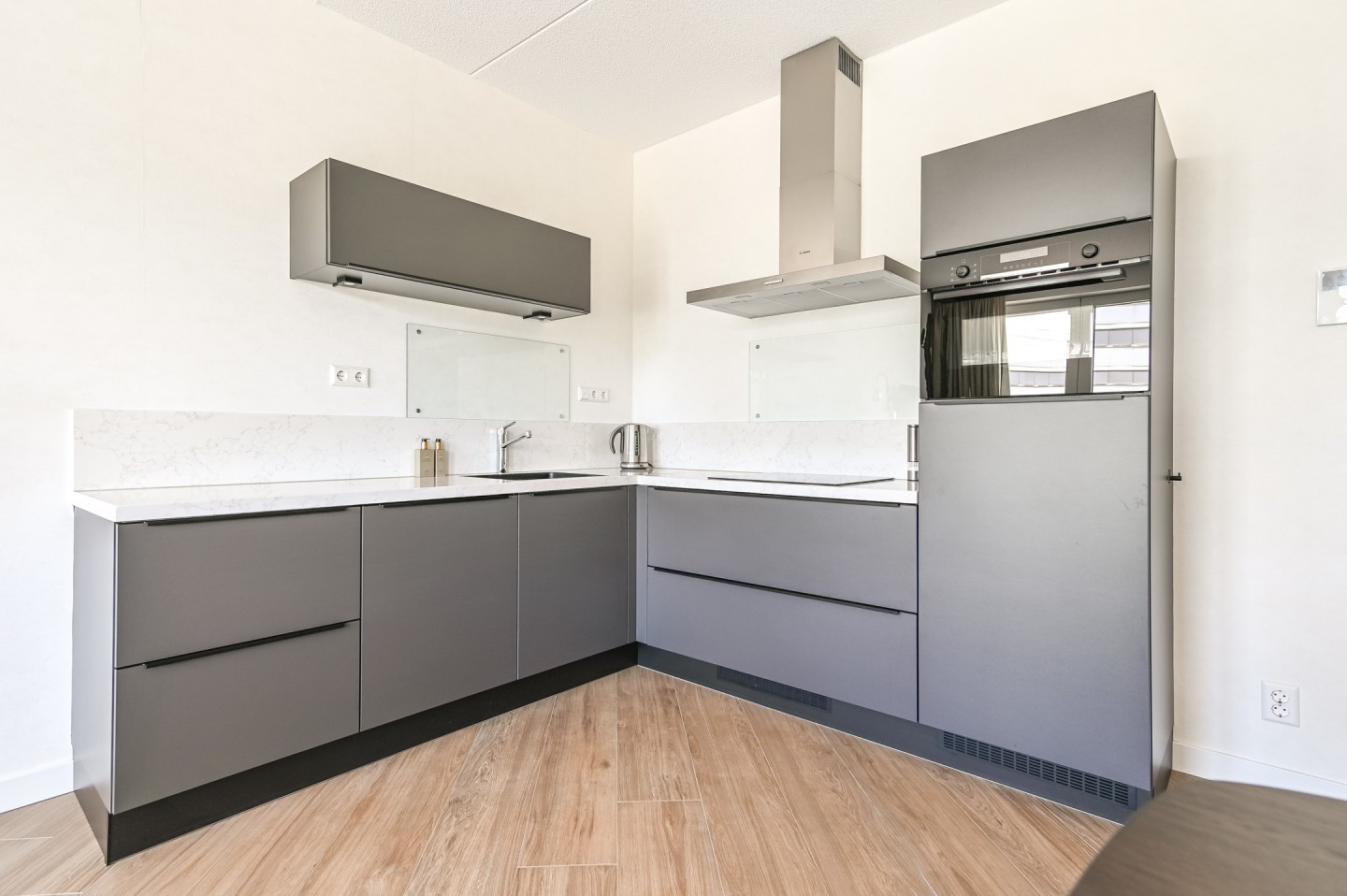 Appartement te koop: Mies van der Rohestraat 63, Hoofddorp