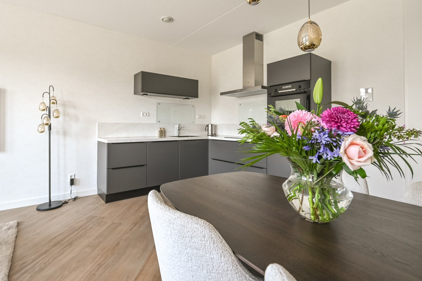 Appartement te koop: Mies van der Rohestraat 63, Hoofddorp