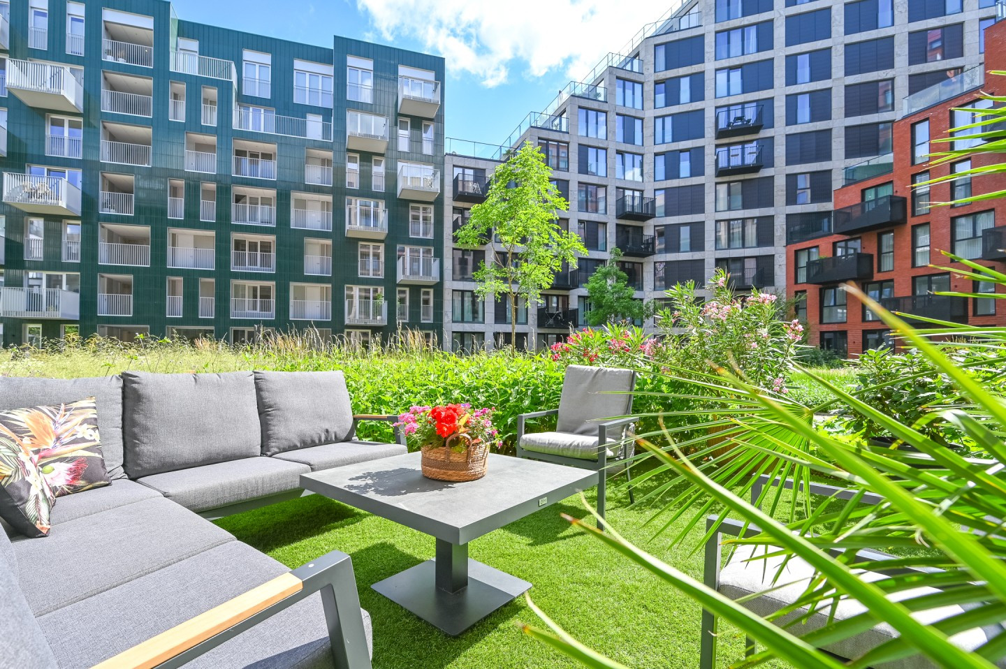 Appartement te koop: Mies van der Rohestraat 63, Hoofddorp