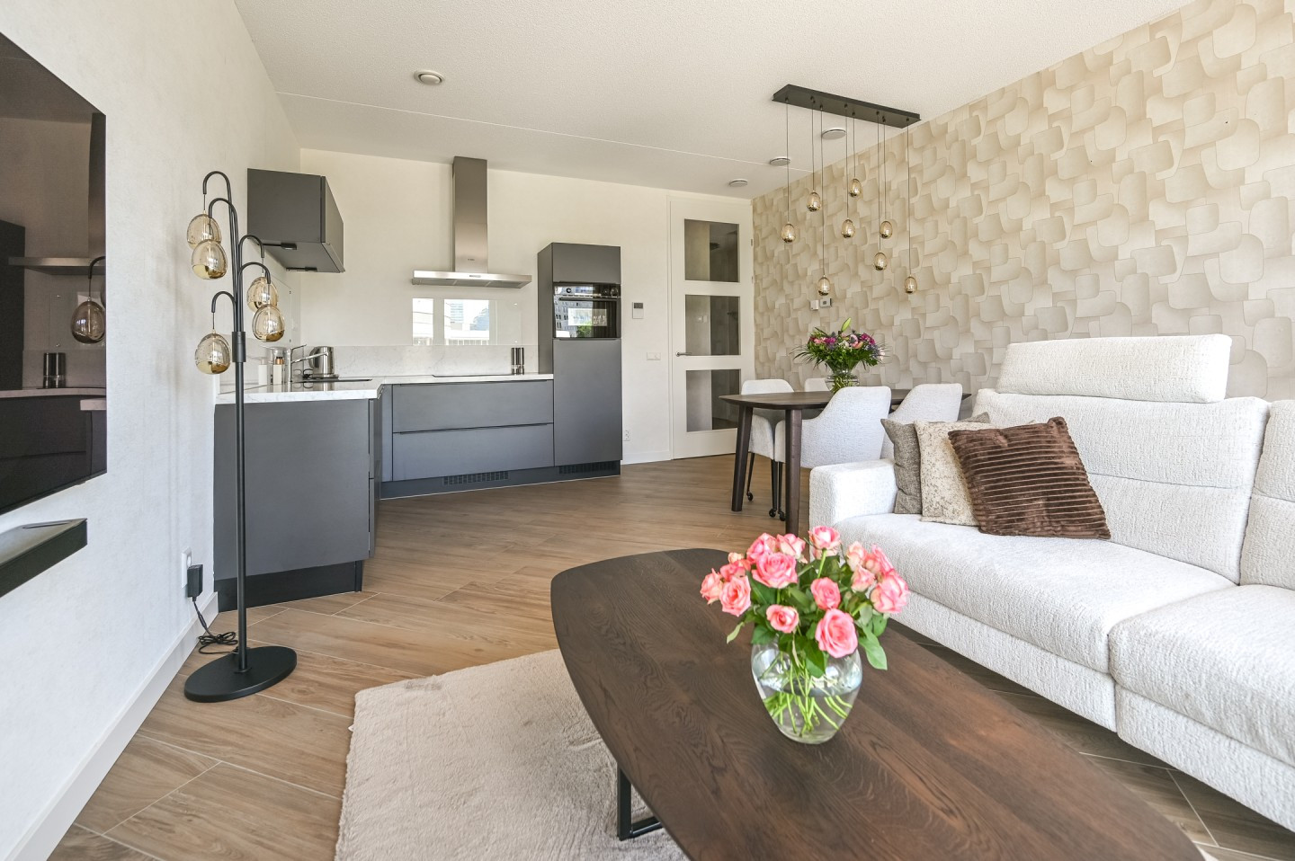 Appartement te koop: Mies van der Rohestraat 63, Hoofddorp