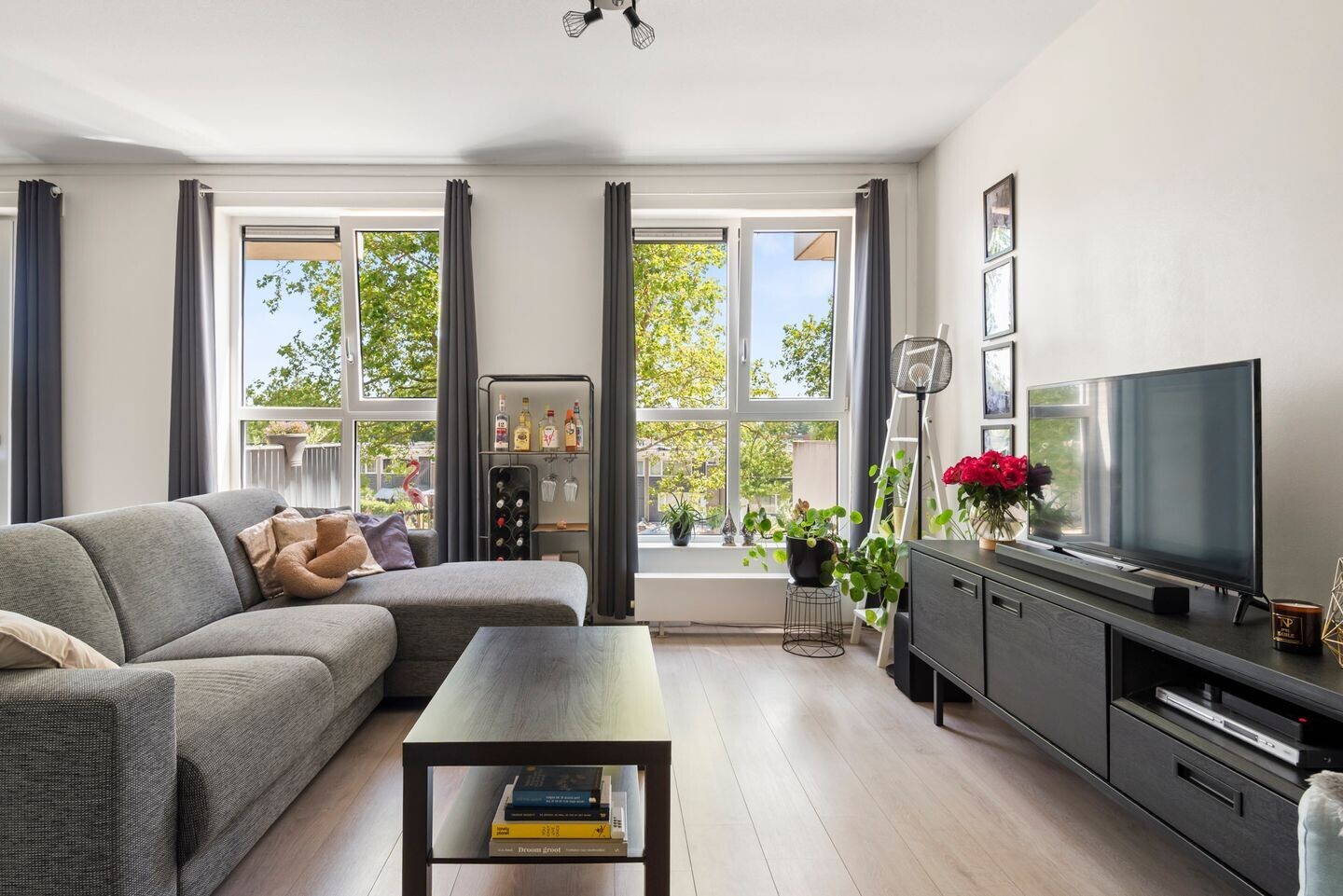 Appartement te koop: Van Lijnden van Hemmenstraat 159, Hoofddorp