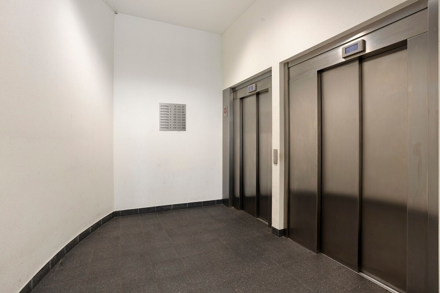 Appartement te koop: Raadhuisplein 120, Hoofddorp