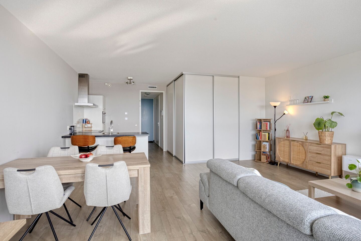 Appartement te koop: Raadhuisplein 120, Hoofddorp