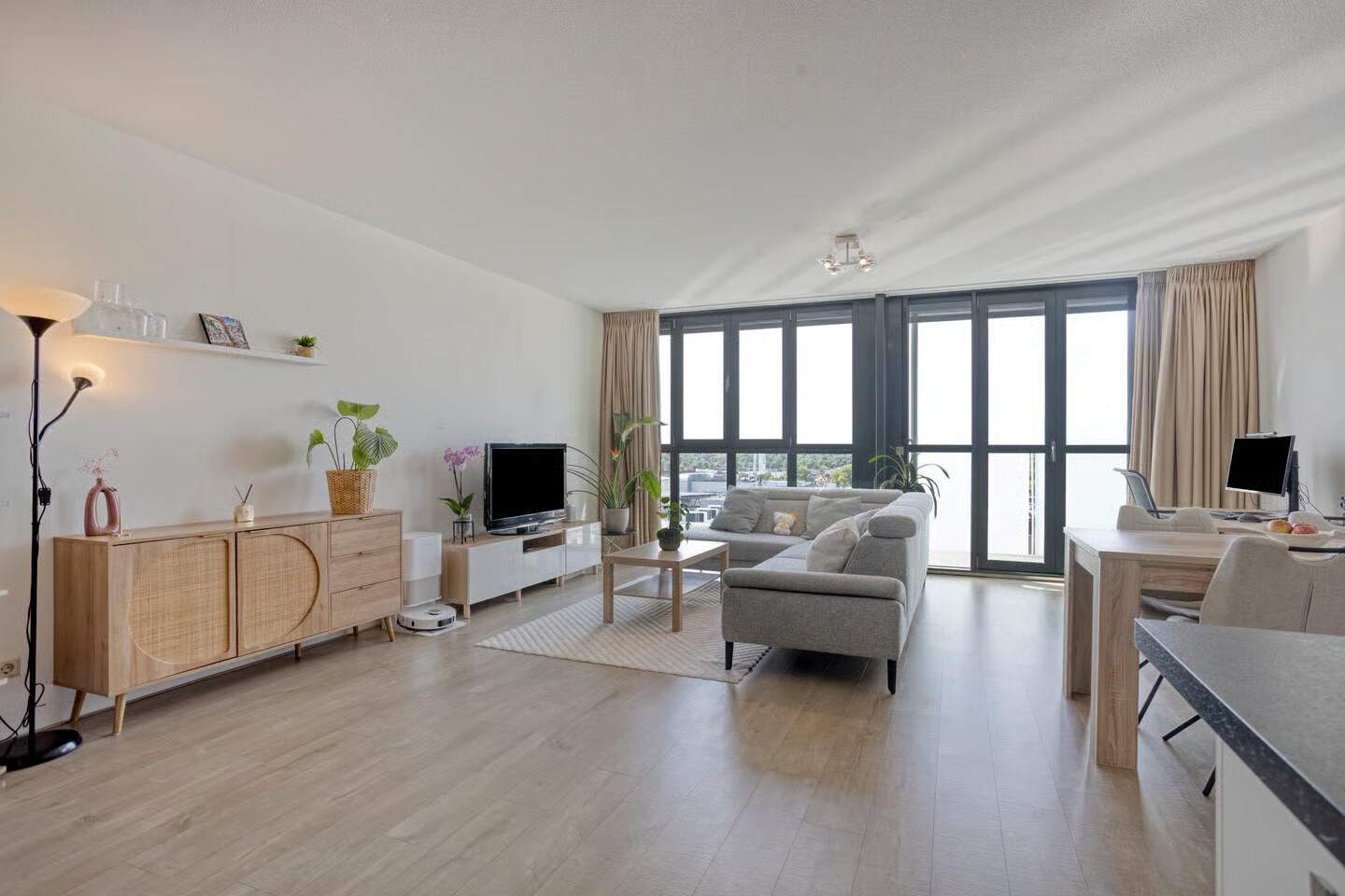 Appartement te koop: Raadhuisplein 120, Hoofddorp
