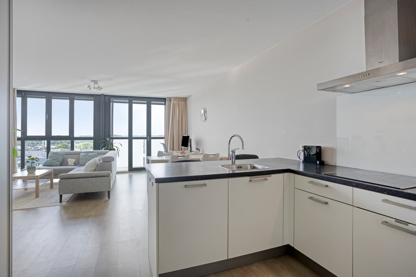 Appartement te koop: Raadhuisplein 120, Hoofddorp