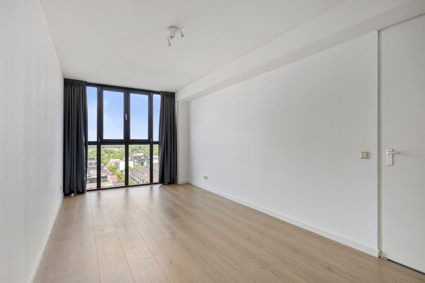 Appartement te koop: Raadhuisplein 172, Hoofddorp