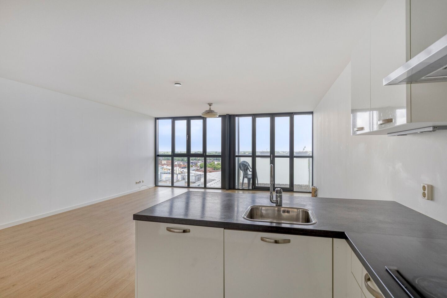 Appartement te koop: Raadhuisplein 172, Hoofddorp