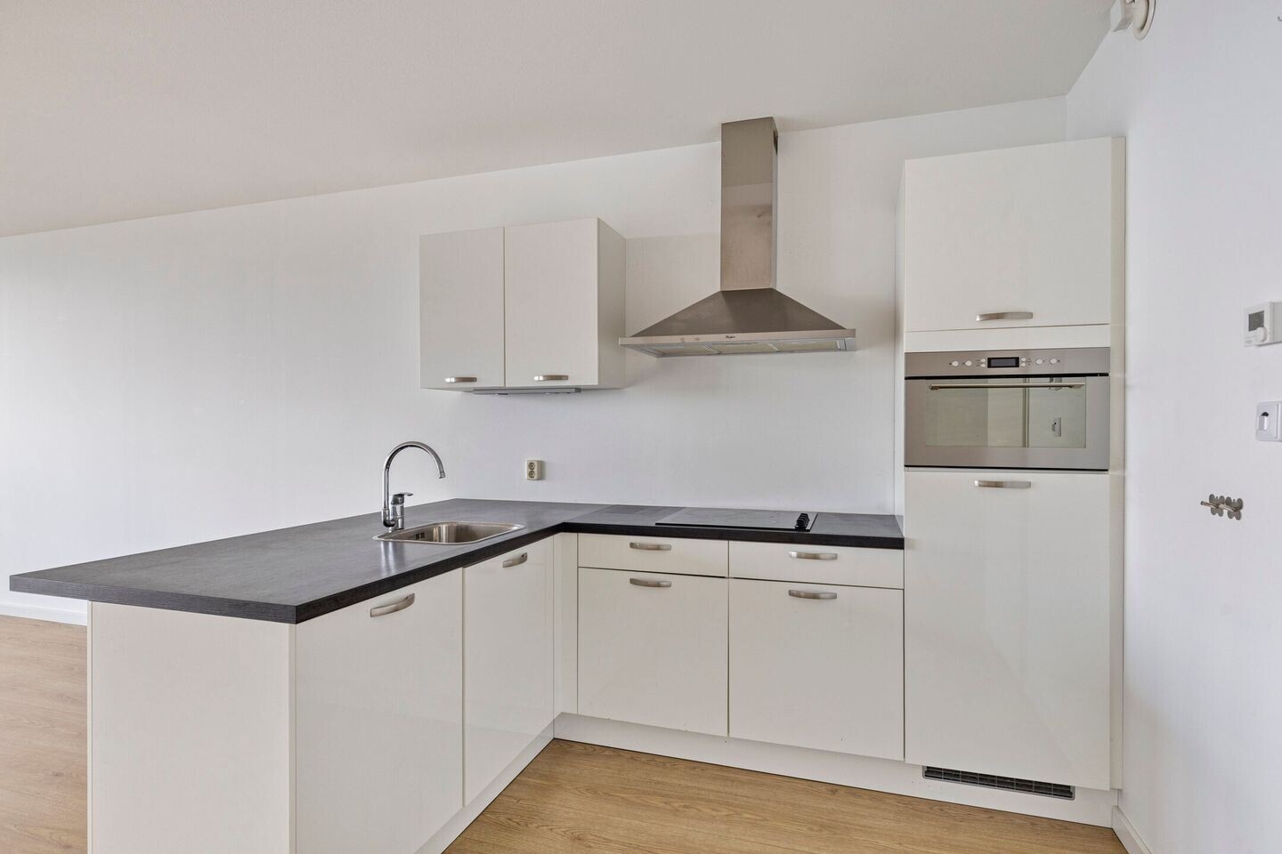 Appartement te koop: Raadhuisplein 172, Hoofddorp