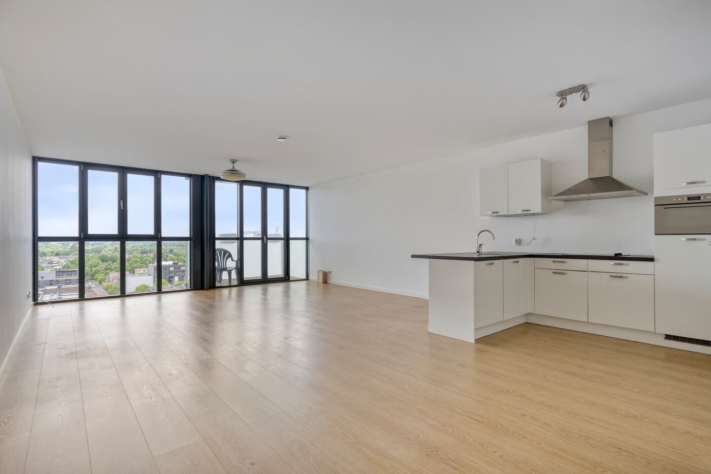 Appartement te koop: Raadhuisplein 172, Hoofddorp