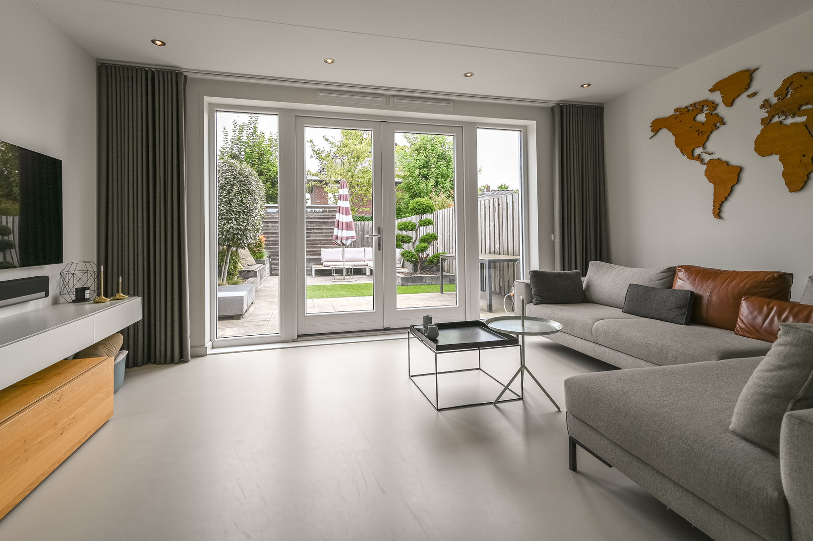 Tussenwoning te koop: IJweg 1167D, Hoofddorp