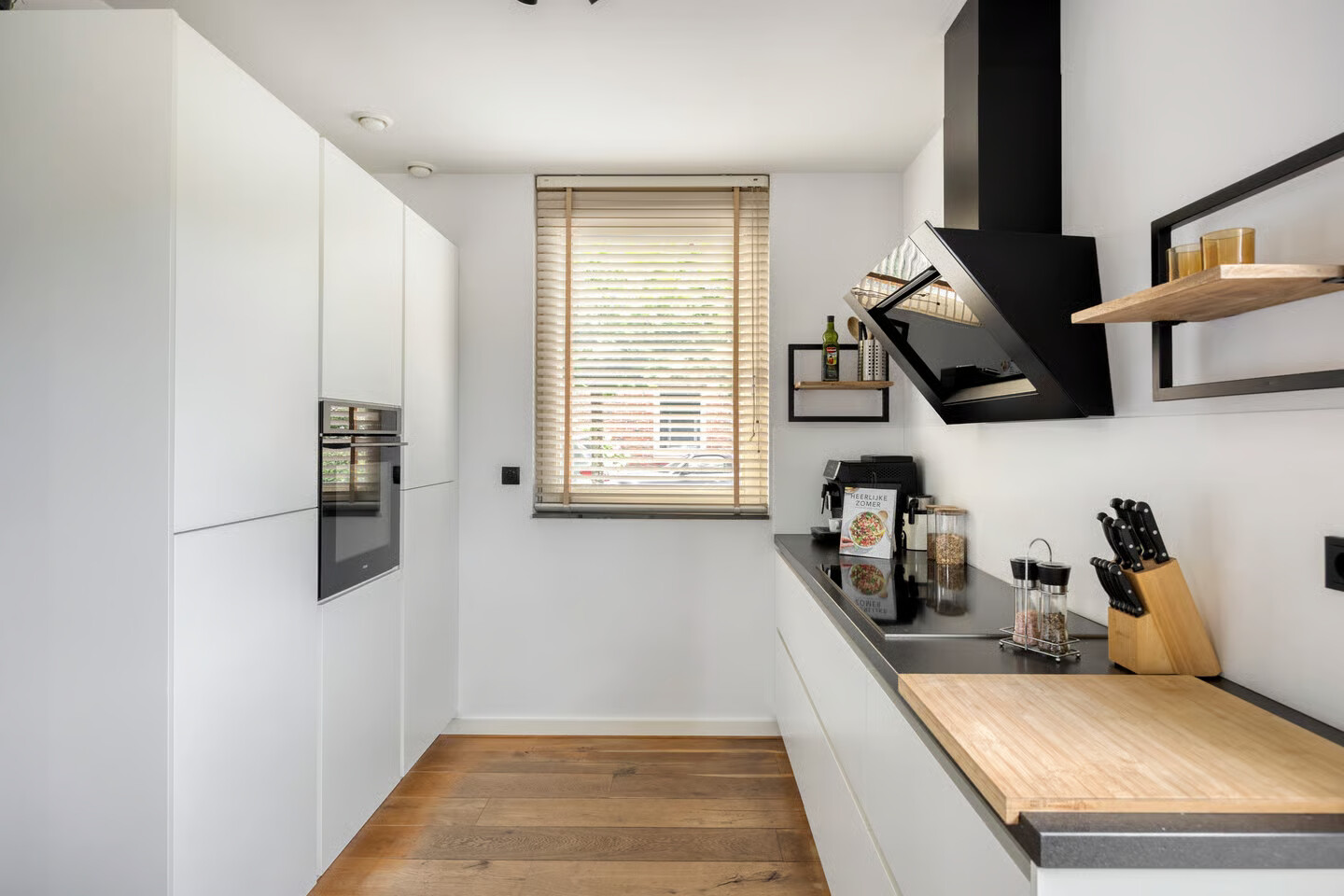 Vrijstaande woning te koop: Hermitage 33, Hoofddorp
