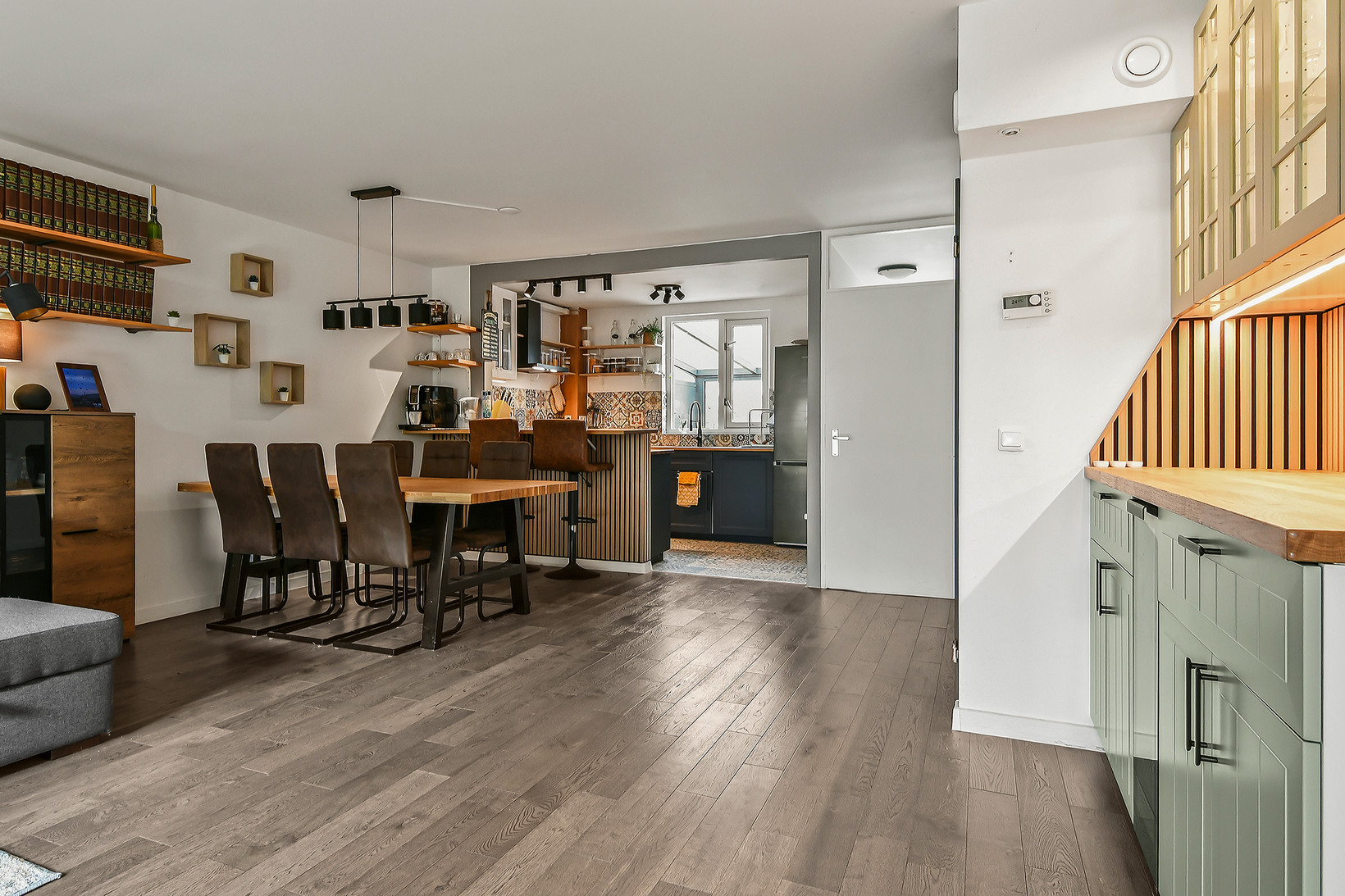 Tussenwoning te koop: Zandbos 139, Hoofddorp