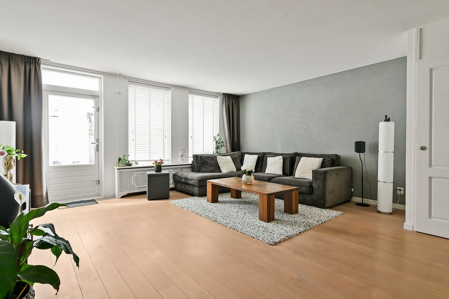Tussenwoning te koop: Willemsbos 27, Hoofddorp