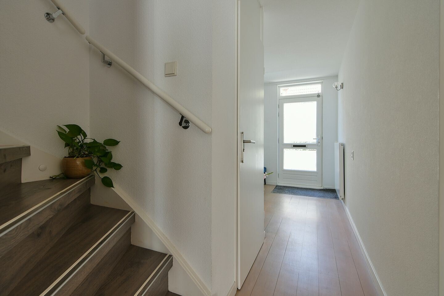 Tussenwoning te koop: Willemsbos 27, Hoofddorp
