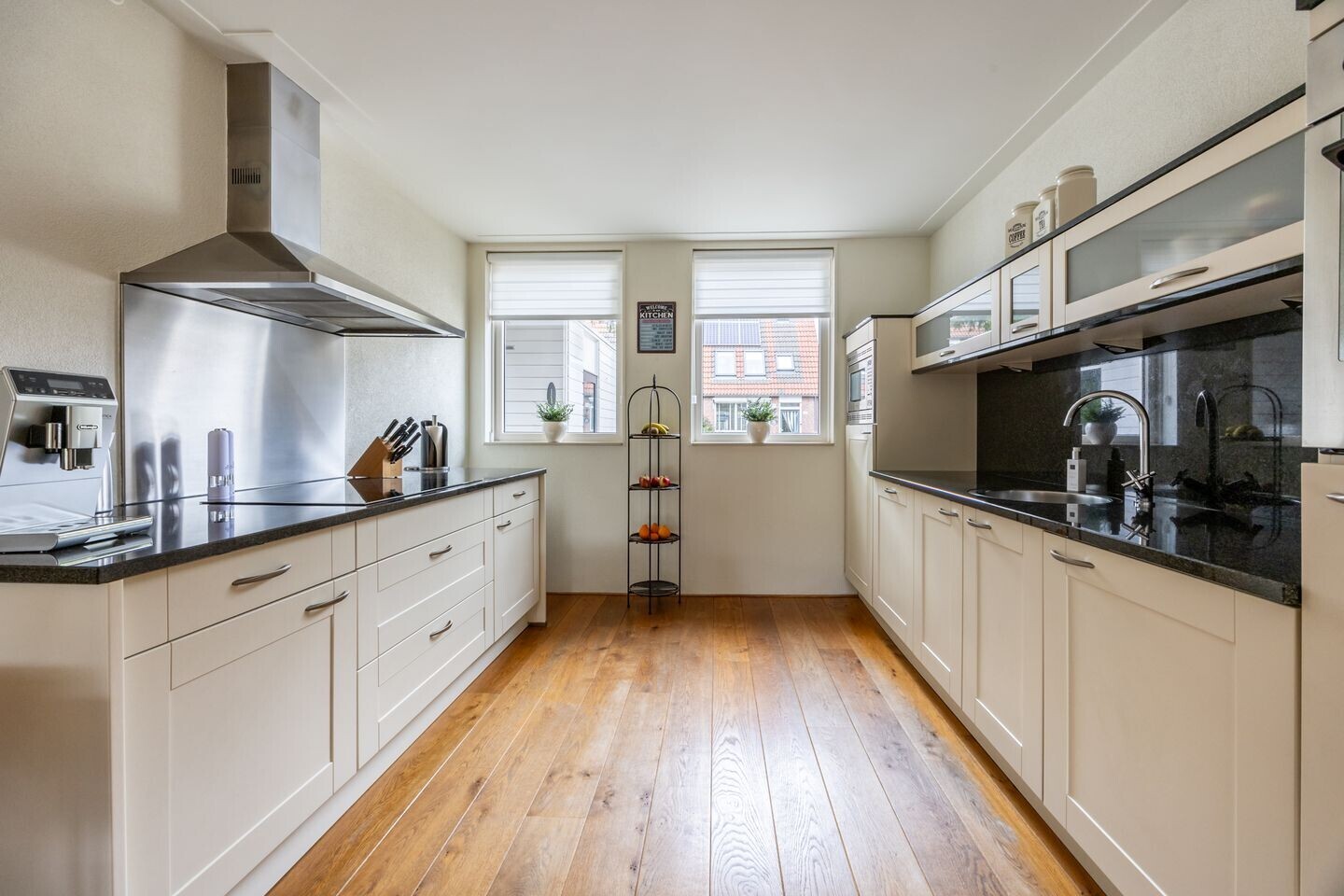 Tussenwoning te koop: Willemsbos 39, Hoofddorp
