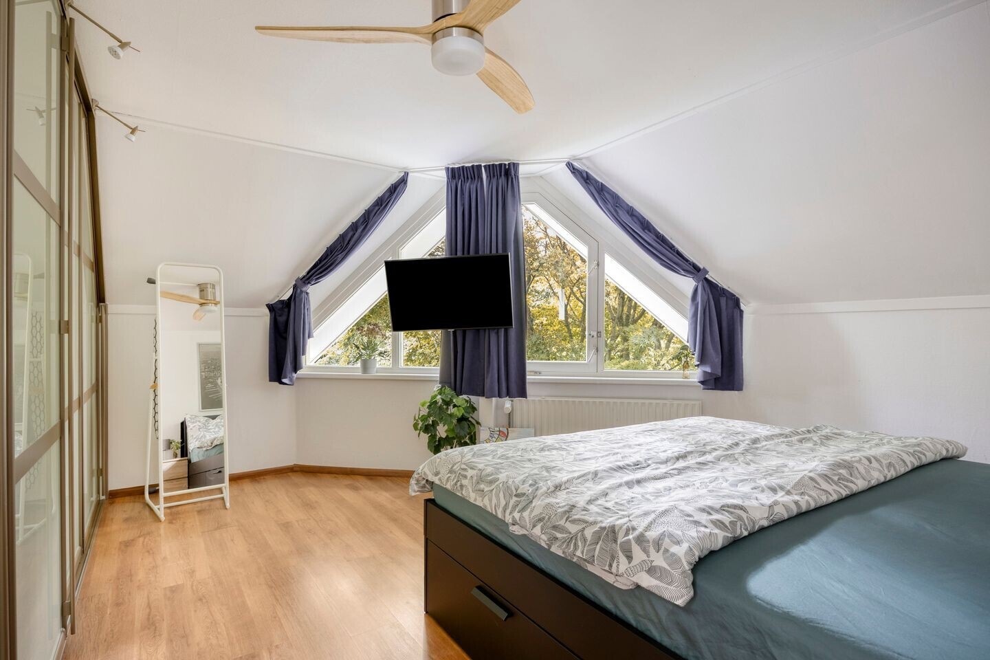 Tussenwoning te koop: Klaterbos 142, Hoofddorp