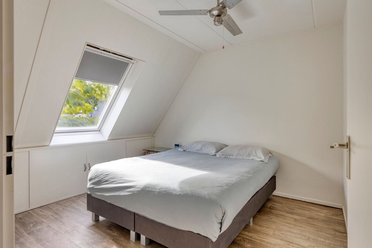 Tussenwoning te koop: Mastbos 76, Hoofddorp