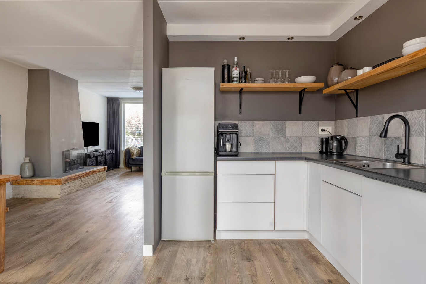 Tussenwoning te koop: Mastbos 76, Hoofddorp