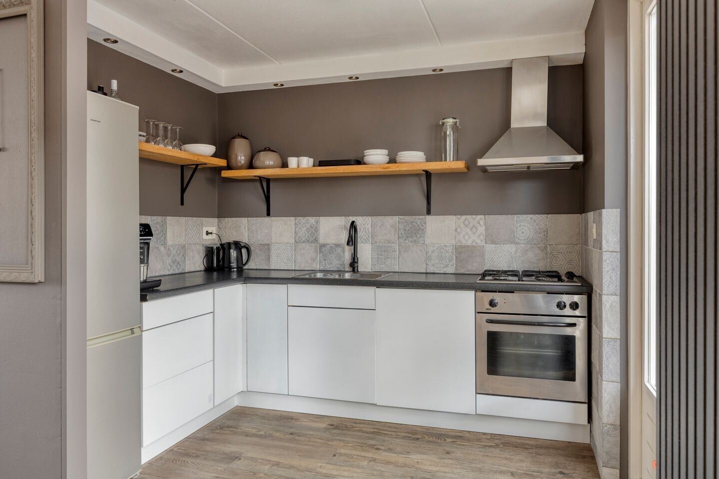 Tussenwoning te koop: Mastbos 76, Hoofddorp