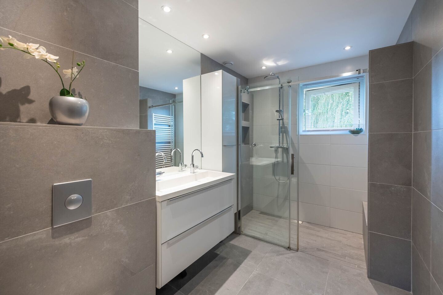 Tussenwoning te koop: Westhove 24, Hoofddorp