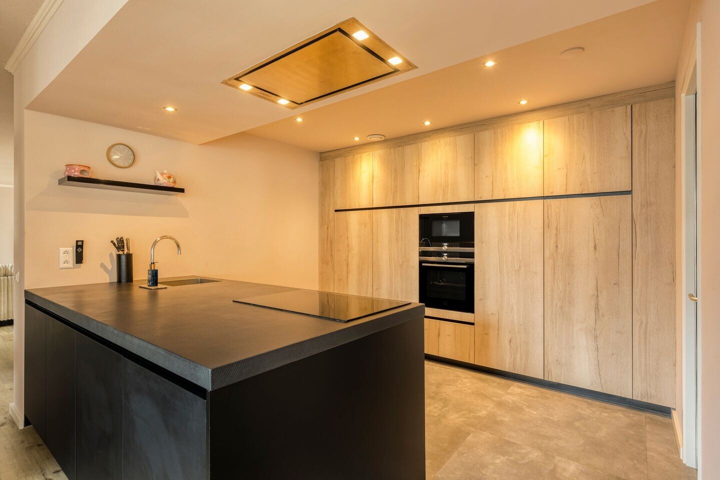 Tussenwoning te koop: Landlust 12, Hoofddorp