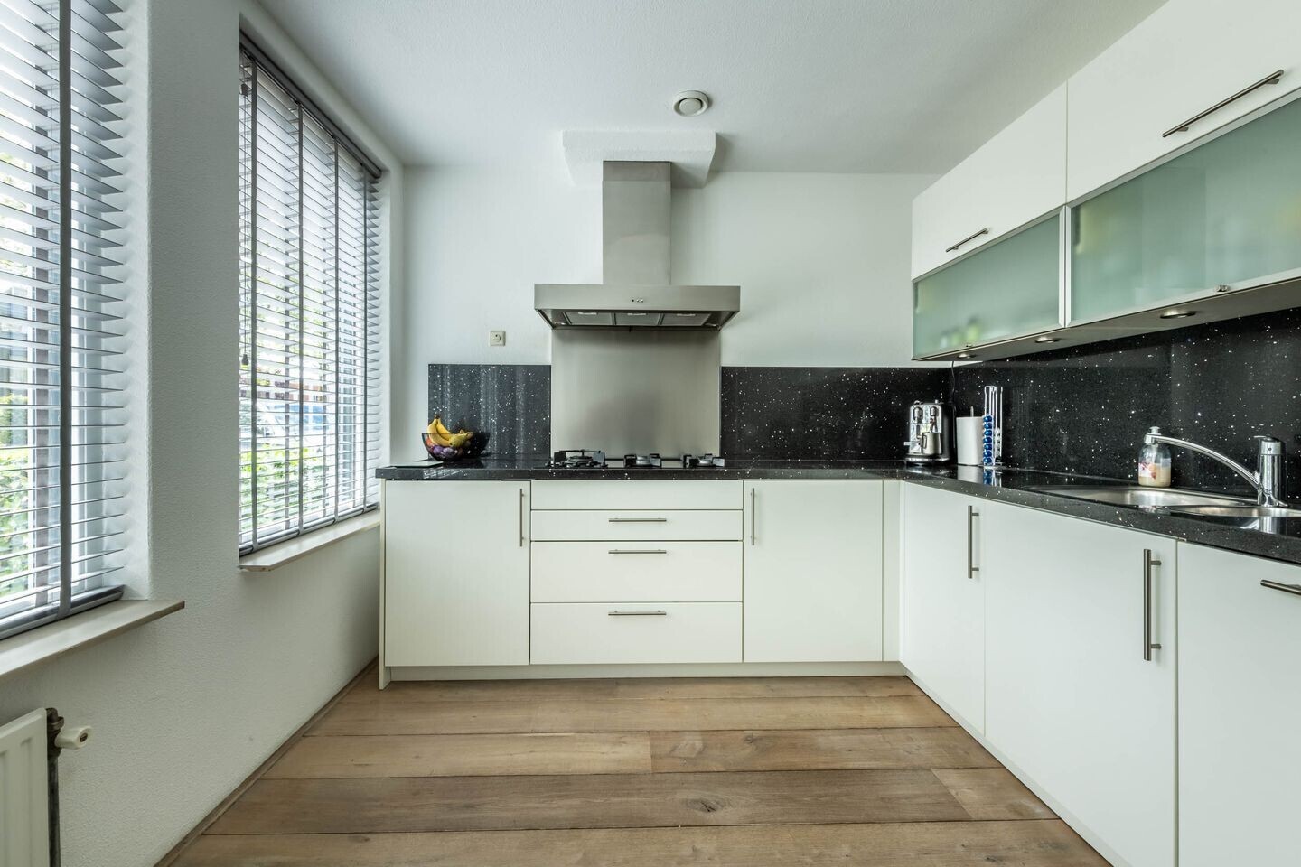Tussenwoning te koop: Oosterschelde 11, Hoofddorp