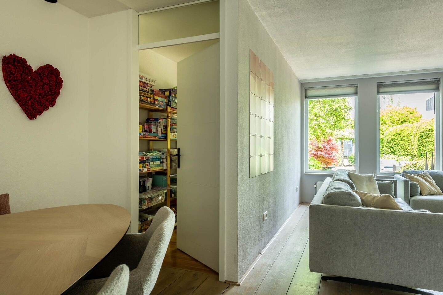 Tussenwoning te koop: Oosterschelde 11, Hoofddorp